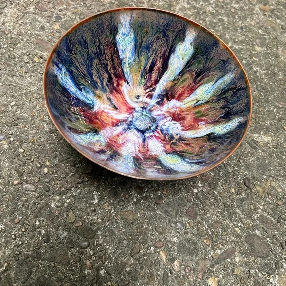Vintage MCM enamel over copper bowl! - Picture 3 of 6